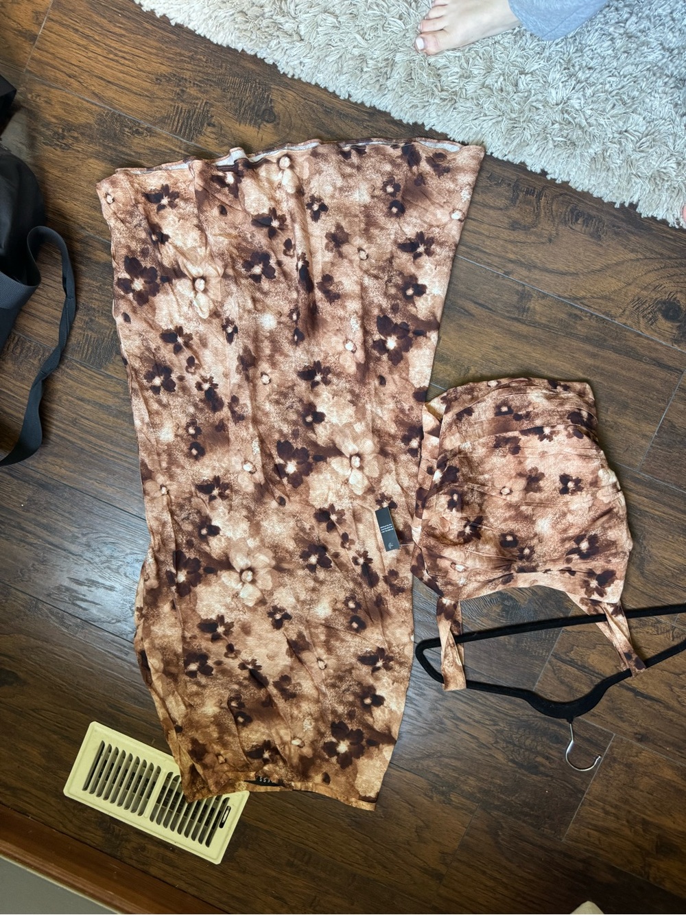 NWT Lioness Brown and Cream Tie-Dye Set